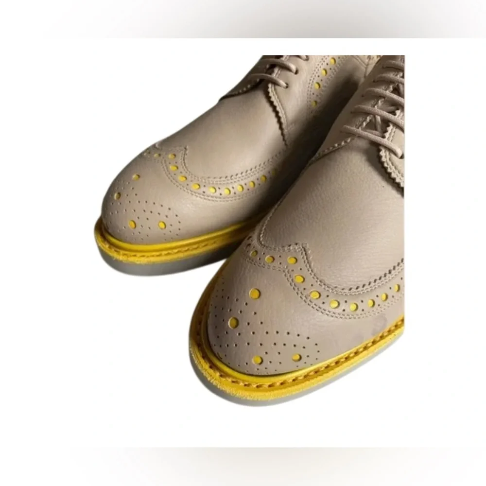 New CLERGERIE Beige Trendy Yellow Trim Oxford Derbys size 38.5